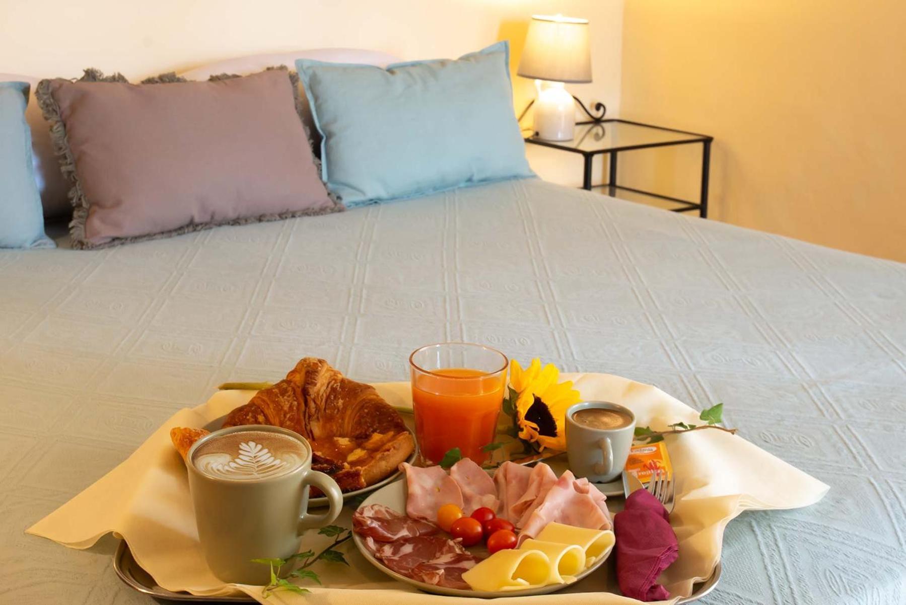 Agriturismo Villa Alari 切托纳 外观 照片